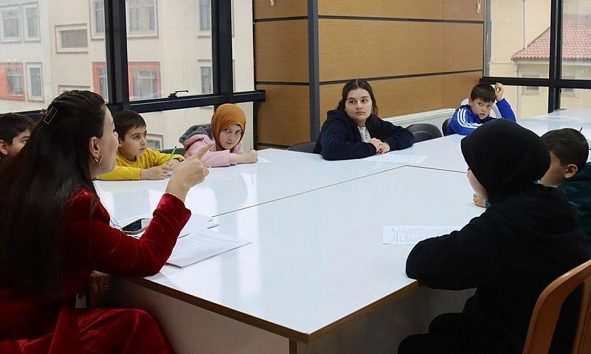 Elazığ Belediyesi'nin düzenlediği 'pozitif nesil gurup terapileri' başladı