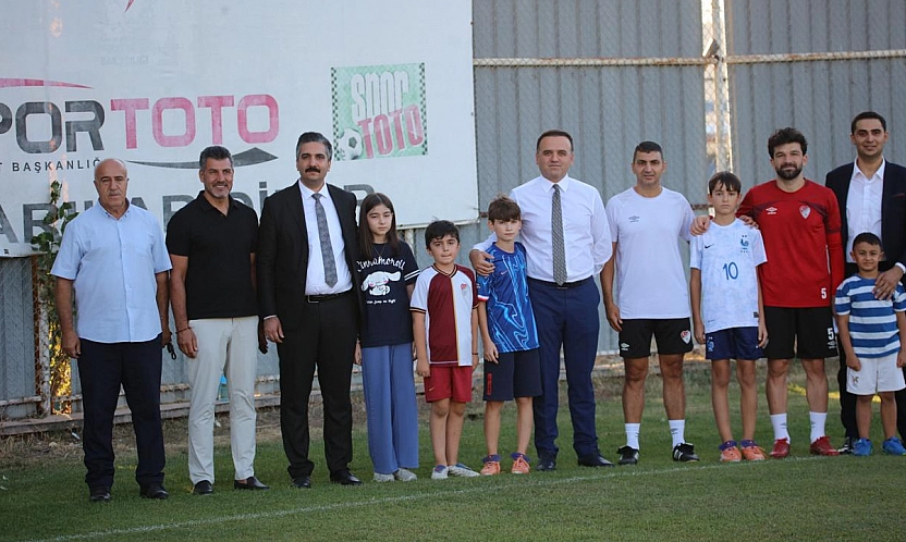 Elazığ Cumhuriyet Başsavcısı Aşkın Yeğin'den Elazığspor antrenmanına ziyaret