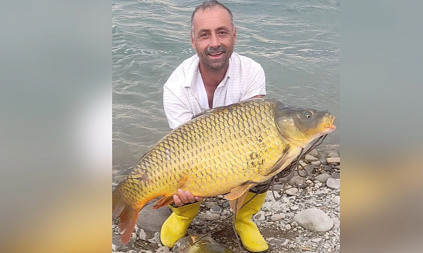 Elazığ'da 22 kiloluk sazan balığı yakalandı