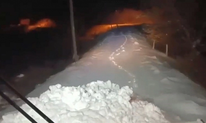 Elazığ'da 67 köy yolunda karla mücadele sürüyor