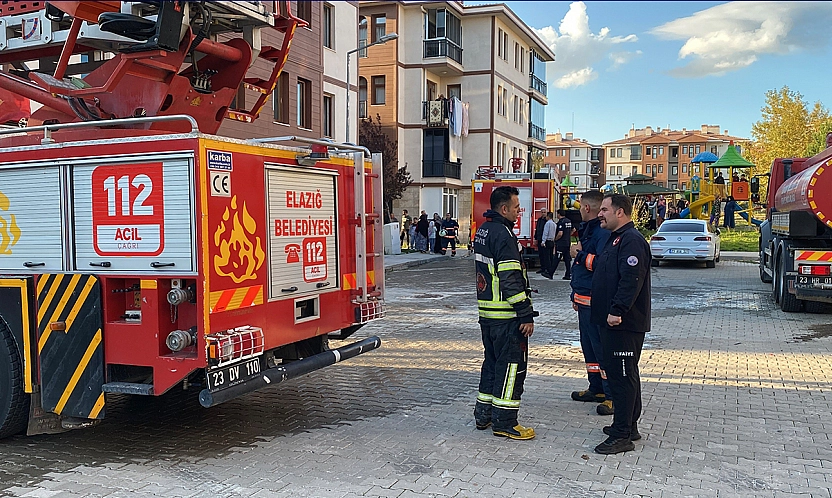Elazığ'da apartman dairesinde yangın çıktı