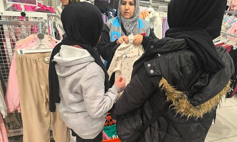 Elazığ'da 'Bir Bot Bir Mont' kampanyasıyla 150 yetim çocuğa kışlık destek