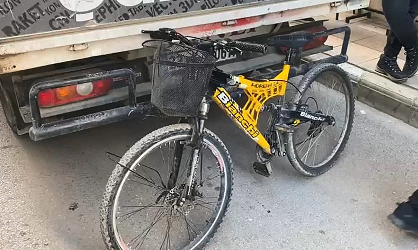 Elazığ'da bisiklet sürücüsü pikaba çarptı