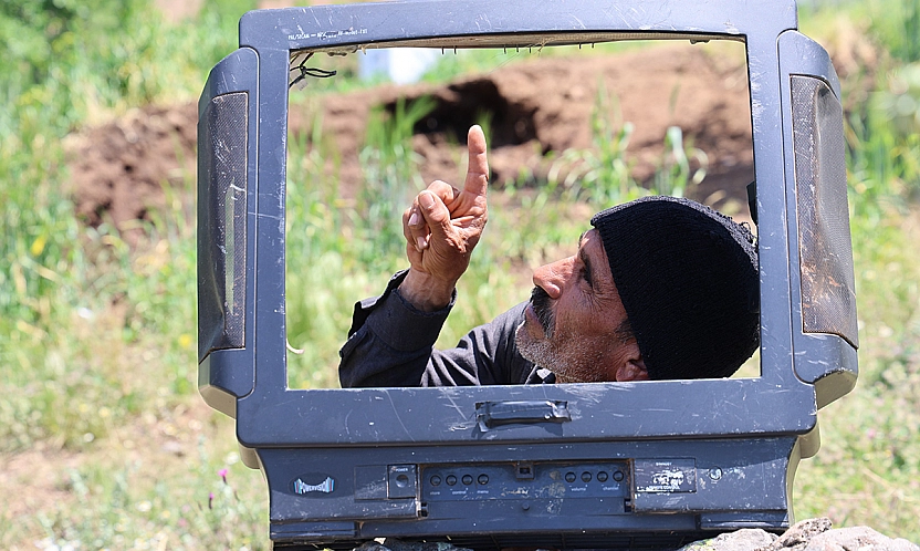 Elazığ'da bulduğu hurda televizyon hayatını değiştirdi