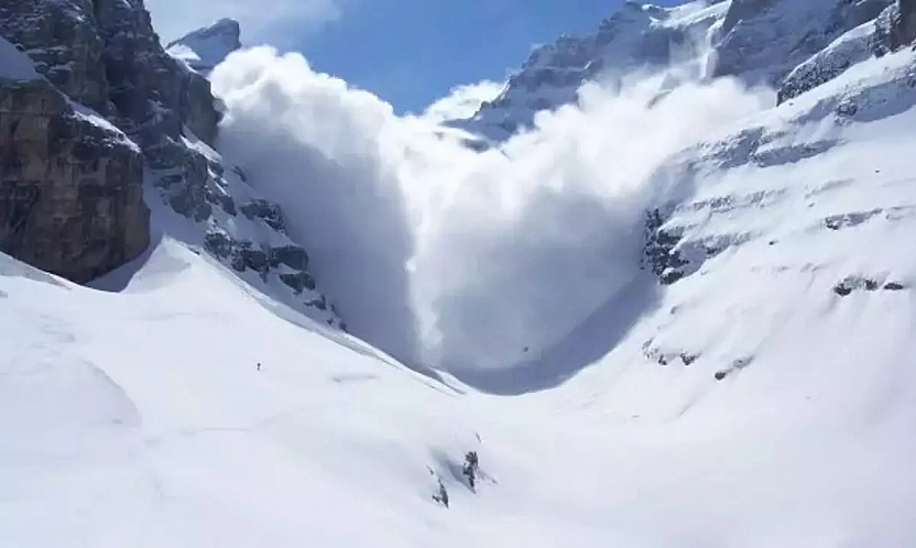 Elazığ'da buzlanma ve çığ alarmı: Meteoroloji'den vatandaşlara tedbir çağrısı