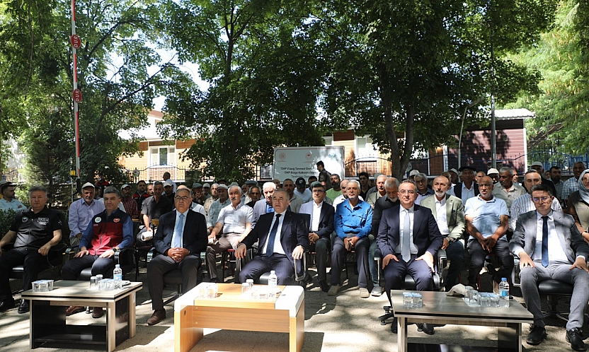 Elazığ'da çiftçilere çapa makinesi desteği