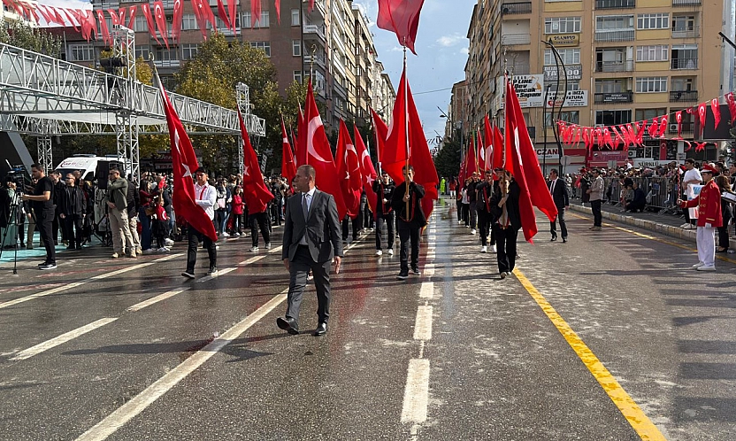 Elazığ'da Cumhuriyet'in 102. Yılı coşkuyla kutlandı