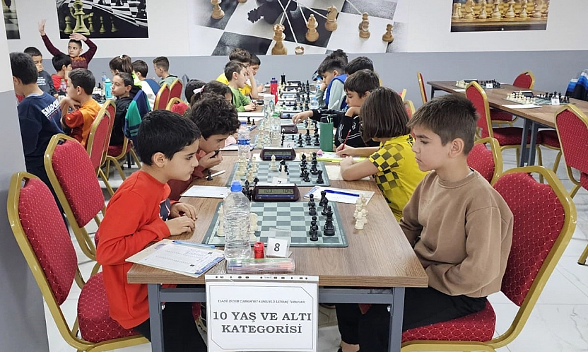 Elazığ'da Cumhuriyet Kupası satranç Turnuvası tamamlandı