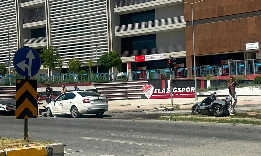 Elazığ'da feci kaza! 3 yaralı