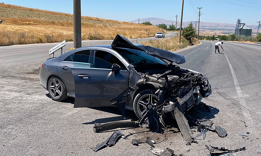 Elazığ'da feci kaza! 6 yaralı