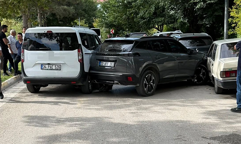 Elazığ'da feci kaza: 8 yaralı