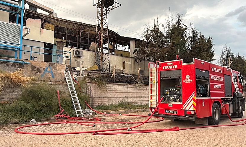 Elazığ'da feci yangın 3,5 saatlik çalışmayla söndürüldü