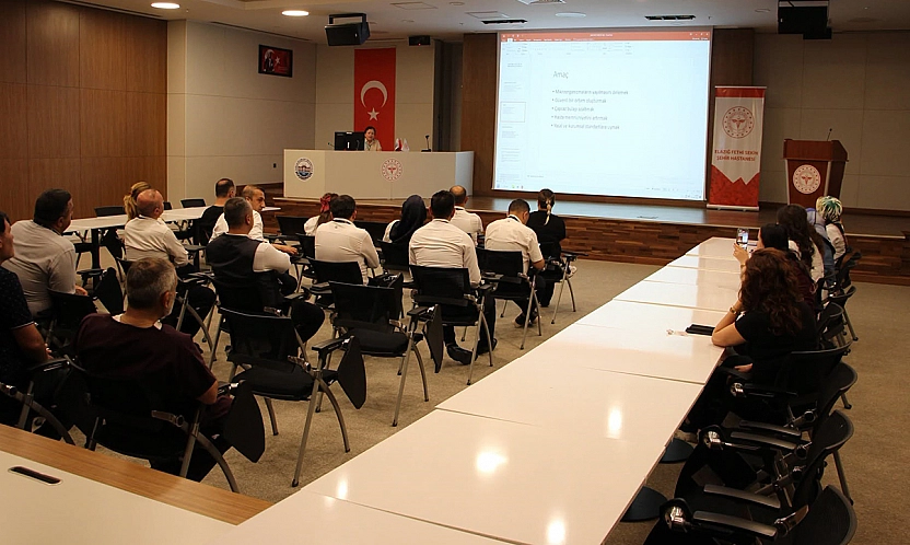 Elazığ'da hastane personeline hijyen eğitimi