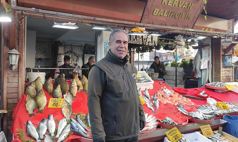 Elazığ'da havalar soğudukça balık tezgahları şenleniyor
