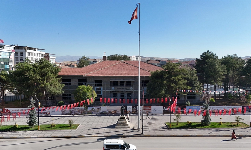 Elazığ'da herkesin bildiği tarihi mekan değişiyor