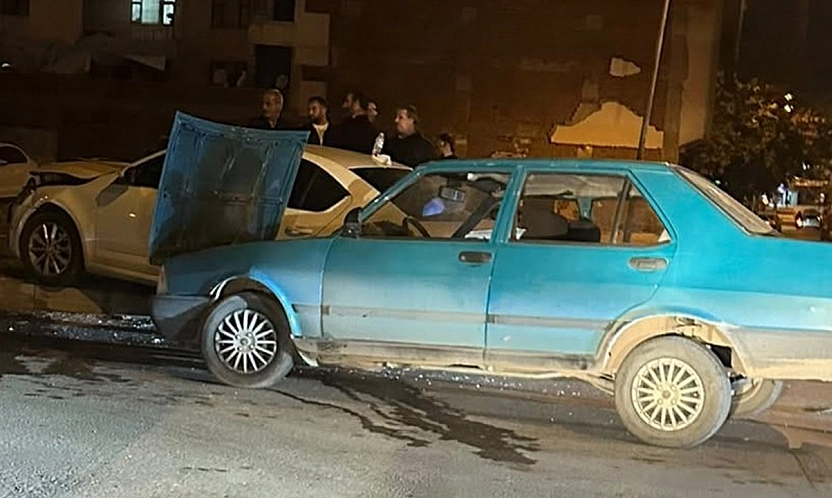 Elazığ'da iki otomobil çarpıştı: 1 yaralı