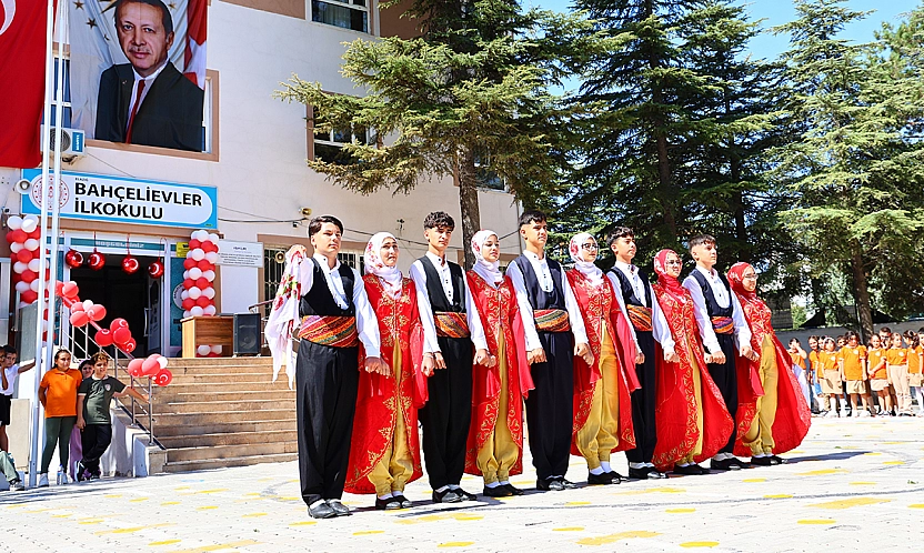 Elazığ'da İlköğretim Haftası coşkuyla kutlandı