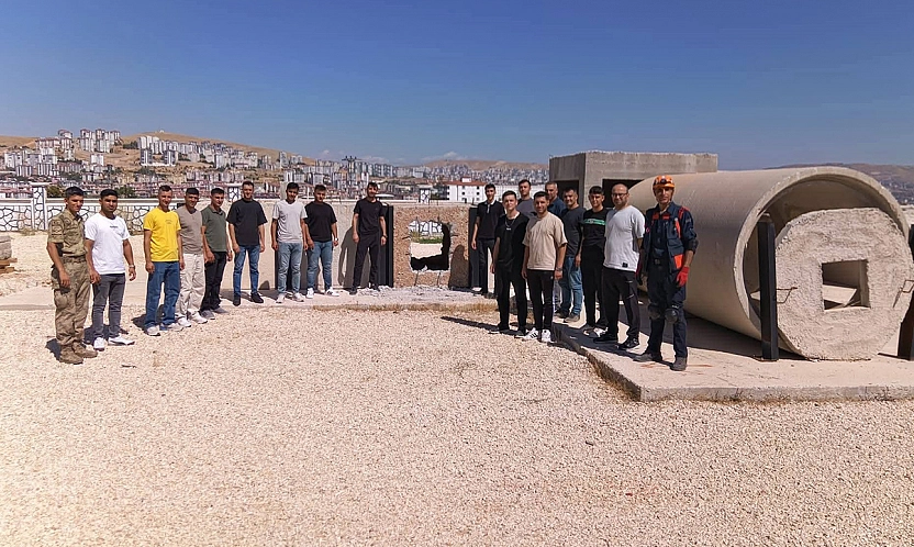 Elazığ'da Jandarma Personeline AFAD'dan enkazda arama kurtarma eğitimi