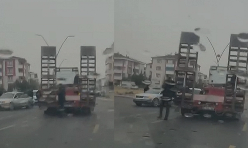 Elazığ'da kamyon otomobile çarptı!