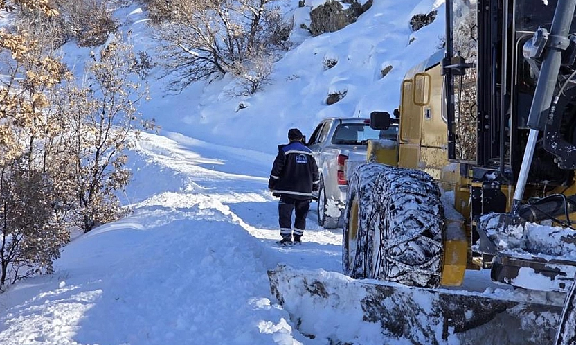 Elazığ'da kapanan yollar tek tek açıldı
