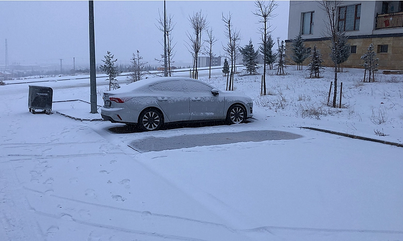 Elazığ'da kar yağışı etkili oldu, kent beyaza büründü