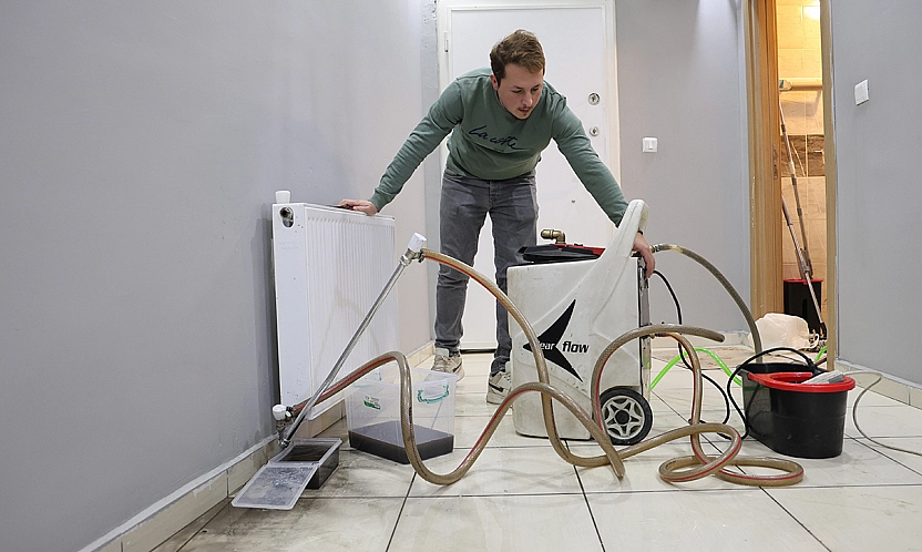 Elazığ'da kış öncesi kritik uyarı: Peteklerdeki kir ısınmayı engelliyor