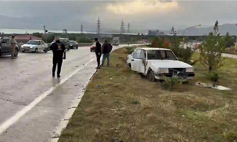 Elazığ'da korkutan kaza: 2 yaralı
