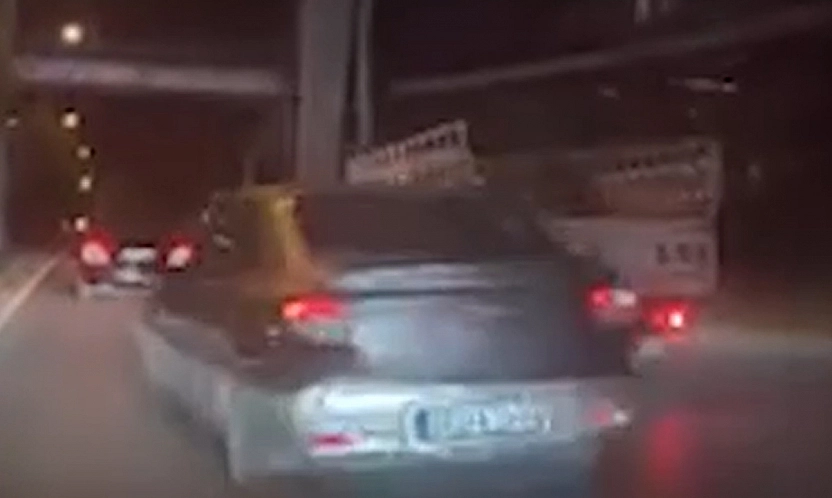 Elazığ'da makas atan sürücü trafiği tehlikeye attı!