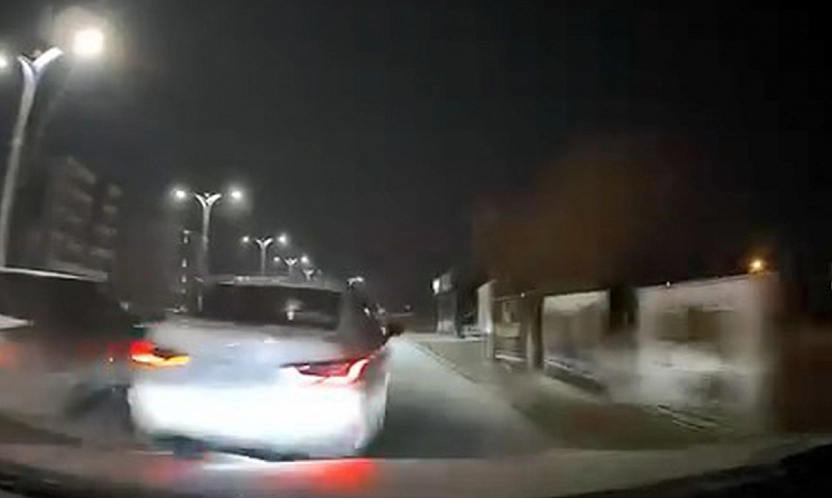 Elazığ'da Makas atıp araca çarptı, bir şey olmamış gibi olay yerinden kaçtı