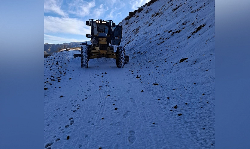 Elazığ'da mevsimin ilk karı yağdı: İl Özel İdaresi karla mücadele sezonunu başlattı