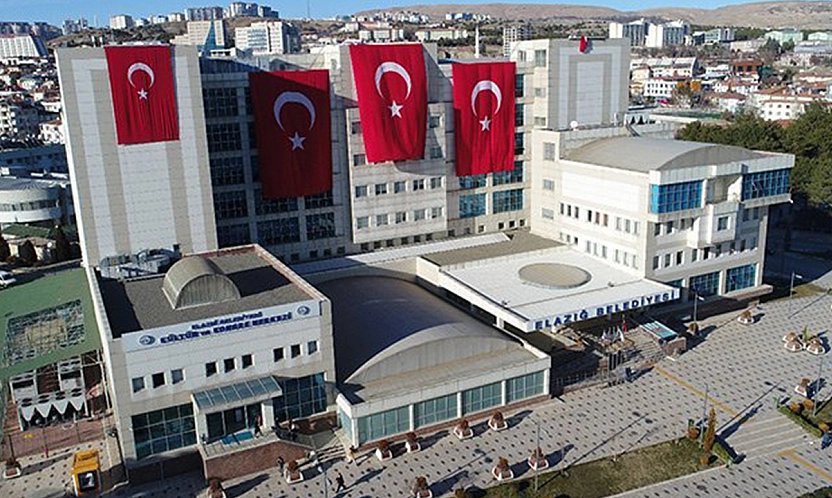 Elazığ'da o cadde trafiğe kapatıldı