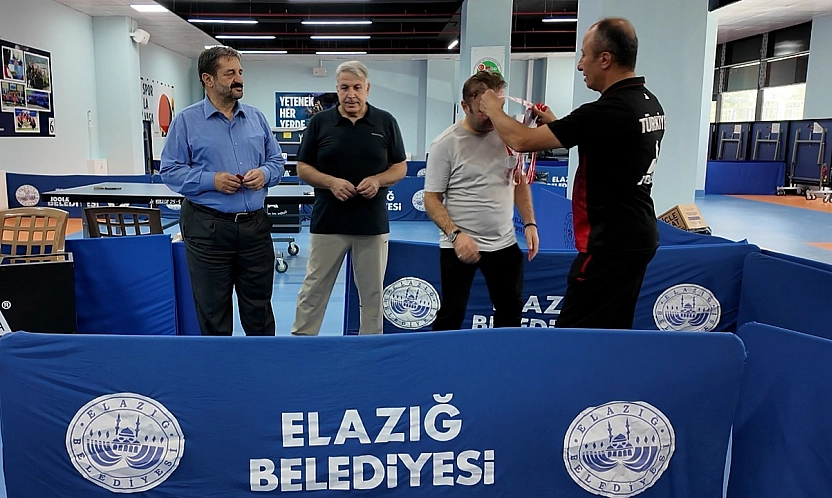 Elazığ'da ödüllü masa tenisi turnuvası tamamlandı