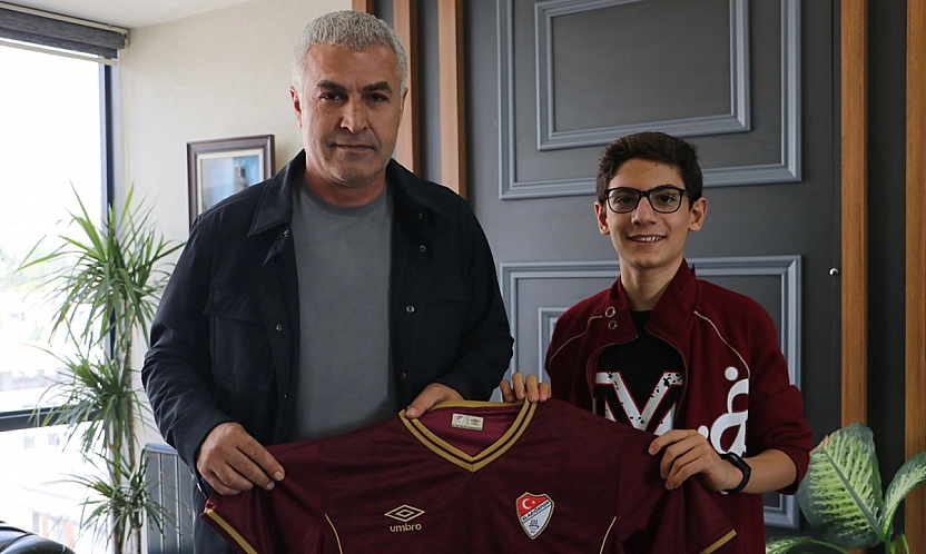 Elazığ'da öğrenci başkan adayından Elazığsporlu vaatler