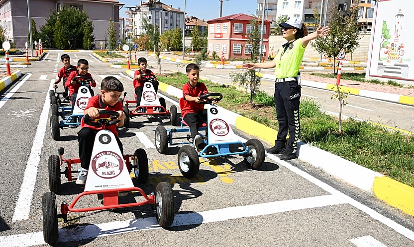 Elazığ'da Öğrencilere Trafik Güvenliği Eğitimi verildi