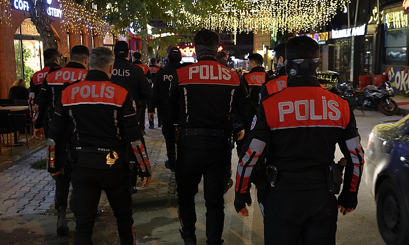 Elazığ'da öğrencilerin yoğun olduğu alanlarda polis denetimi