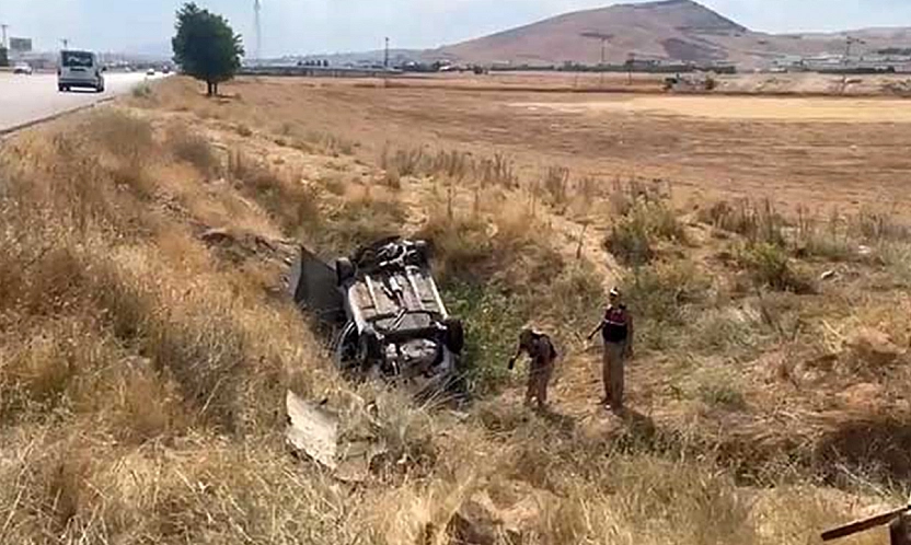 Elazığ'da Otomobil Şarampole Devrildi: 1 Yaralı