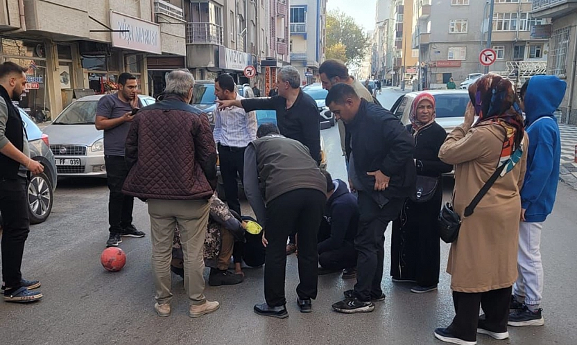 Elazığ'da otomobilin çarptığı çocuk yaralandı