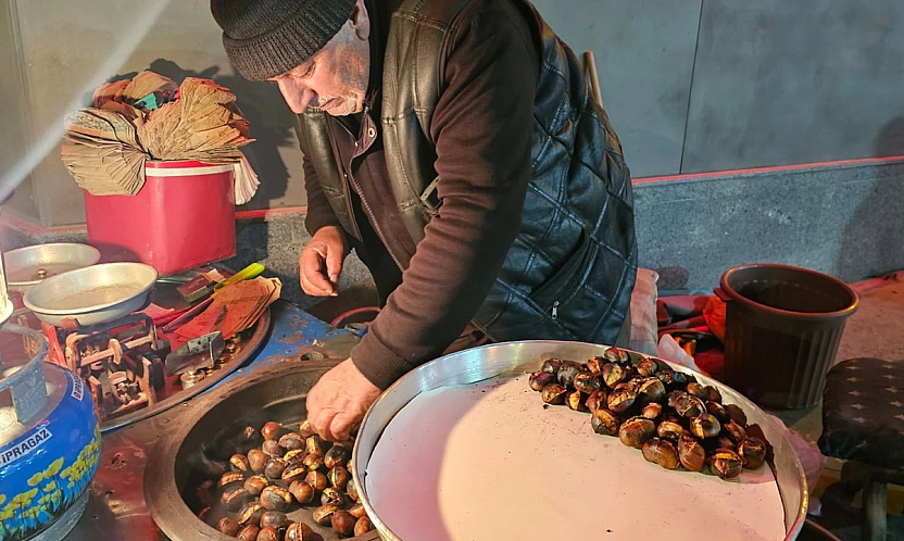 Elazığ'da pişmiş kestanenin tanesi 20 lira