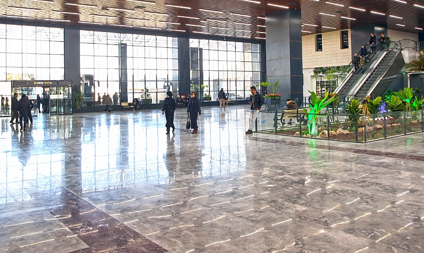 Elazığ'da şehirler arası otobüs terminali, modern yapısıyla dikkat çekiyor