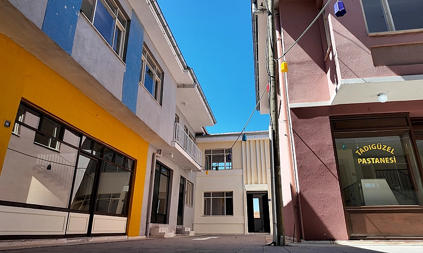 Elazığ'da Seksenler Sokağı geçmişin izlerini geleceğe taşıyor
