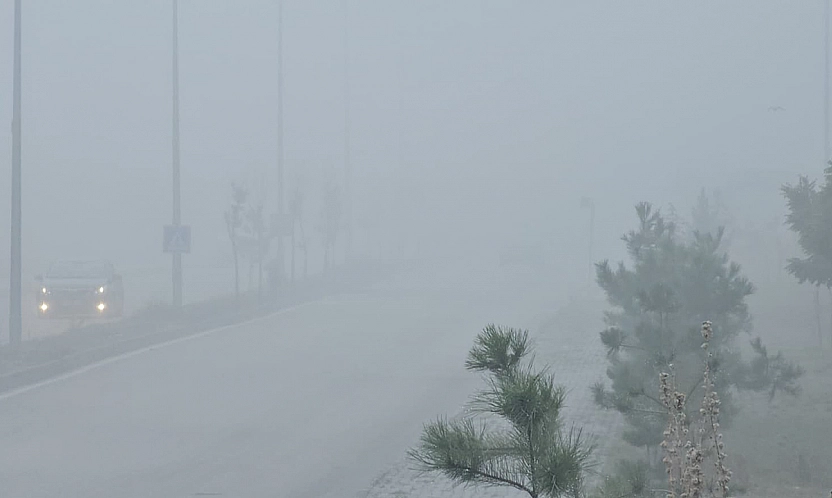 Elazığ'da sis alarmı: Yüksek kesimler gözden kayboldu