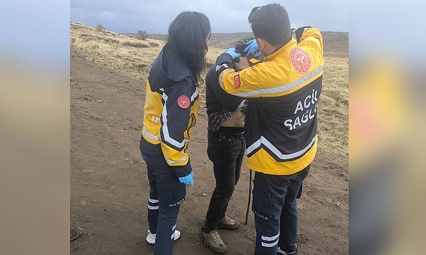 Elazığ'da sürü sahibine  yıldırım çarptı, o anlar görüntülendi
