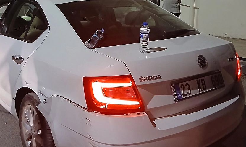 Elazığ'da sürücü aynı araca iki kez çarptı!