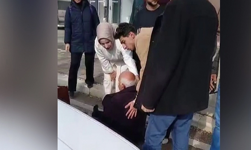 Elazığ'da talihsiz kaza: Yaşlı adama otomobil çarptı