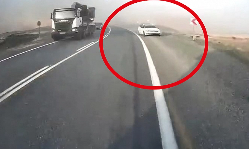 Elazığ'da tehlikeli manevra araç kamerasına yansıdı