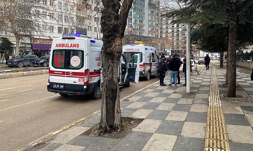 Elazığ'da trafikte kavga: 2 yaralı