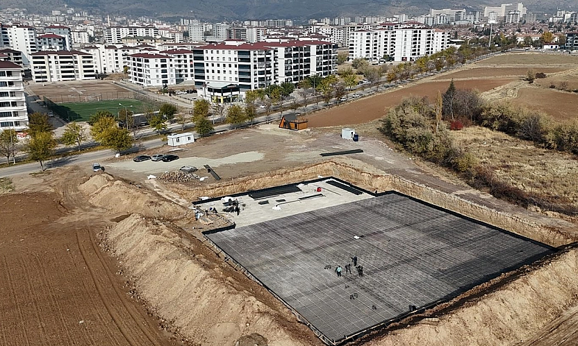 Elazığ'da yarı olimpik yüzme havuzu inşaatı başladı