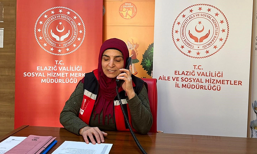Elazığ'da yeni doğan bebek ailelerine telefonla tebrik ve bilgilendirme