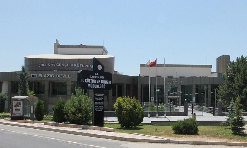 Elazığ'da Yılmaz Erdoğan'ın oyunu tiyatroseverlerle buluşuyor