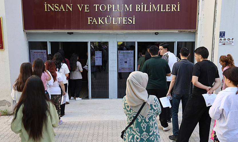 Elazığ'da YKS heyecanı AYT oturumuyla devam ediyor
